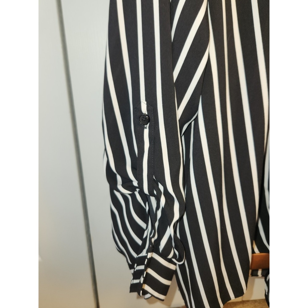 Susan Graver Black White Striped V Neck Blouse Front Hem Tie Size 20W - Picture 3 of 5